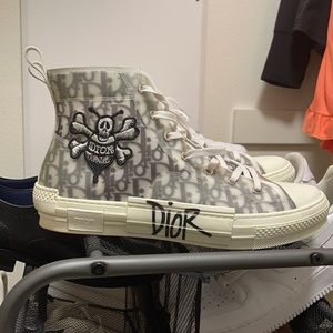 Dior B23